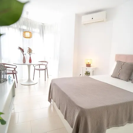 Appartement New Studio, And - Sun By 10tosea *