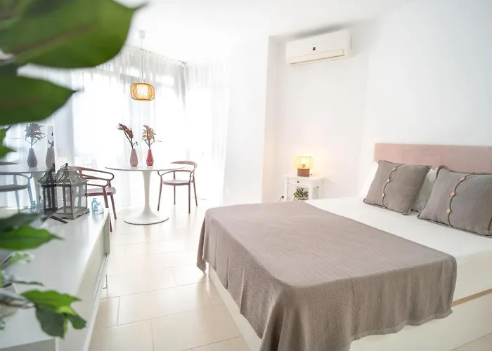 Apartment New Studio, And - Sun By 10tosea *